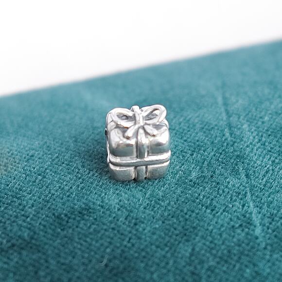Pandora Sterling Silver Present Gift Charm 790300 Authentic Retired Box Charm - Picture 6 of 6